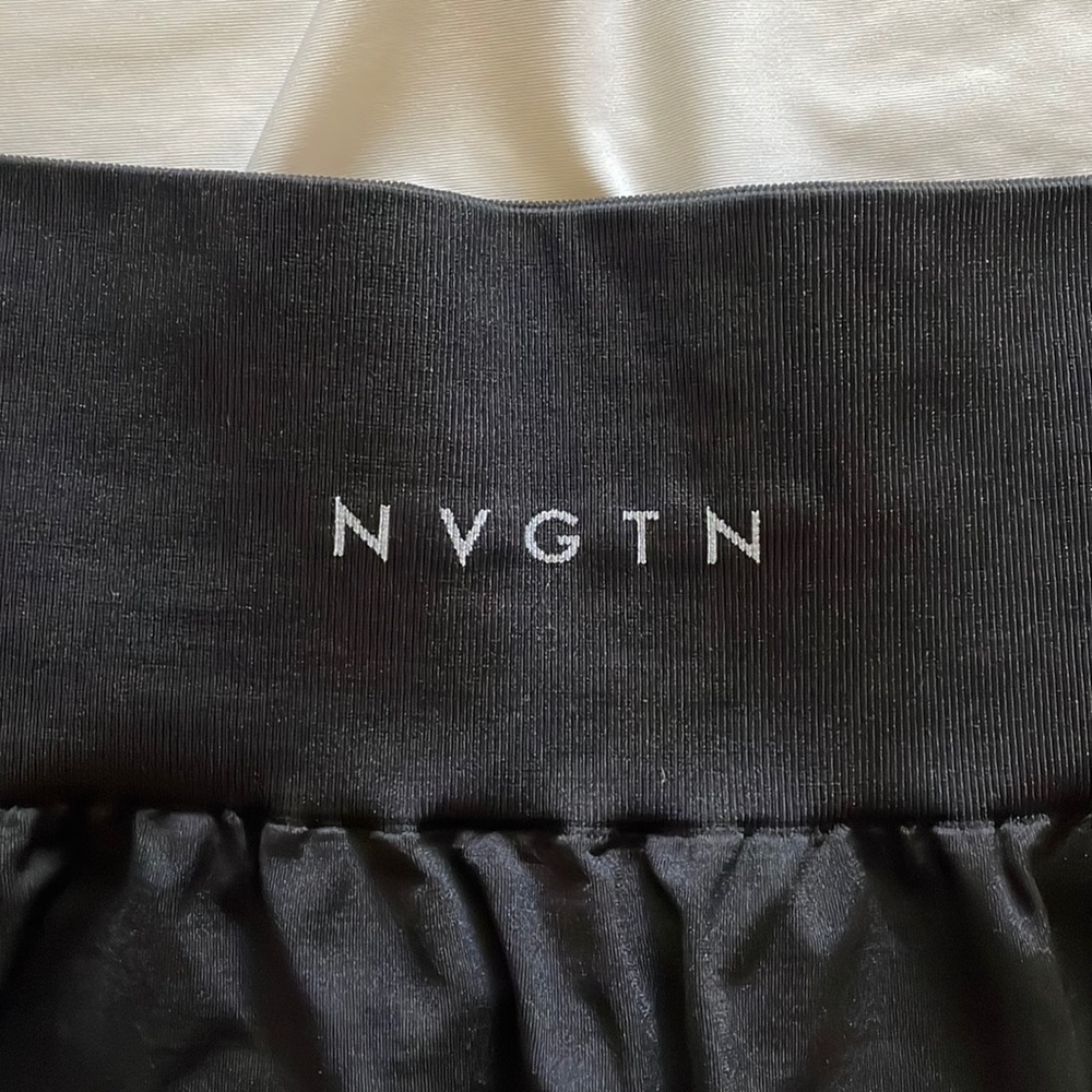 NVGTN Black compressive leggings - size medium